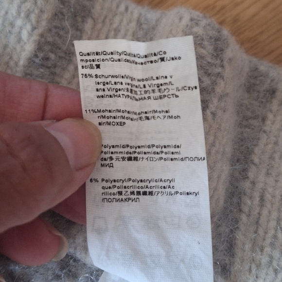 Hugo Boss women's Orange Label sweater/Shawl Virgin Wool Blend - Picture 9 of 10